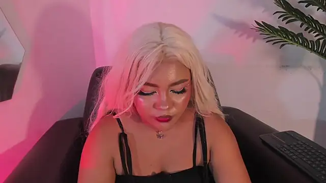 cherry chel online show from 01/30/25, 07:18