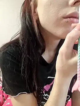  Alice 0-0 online show from 10/10/25, 02:10