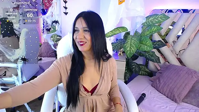 Snapshot of Camille_jhonson chatting on 11/11/25, 10:26 Camille jhonson online show from 11/11/25, 10:26