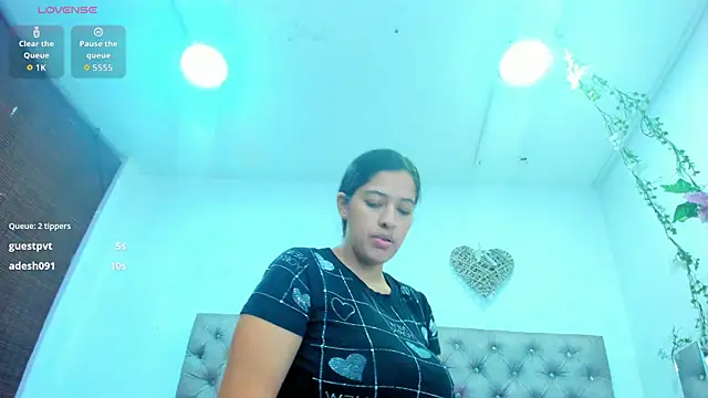 Snapshot of Hannah_Miller__ chatting on 09/19/25, 05:13 Hannah Miller online show from 09/19/25, 05:13