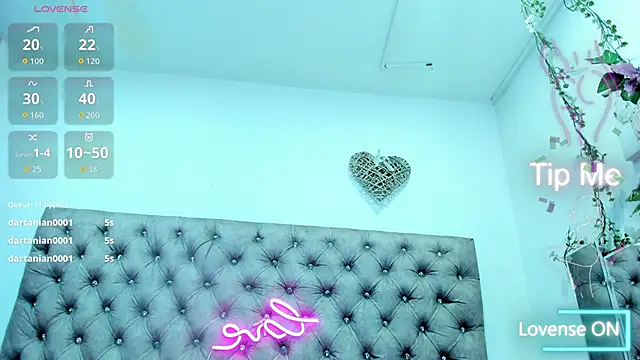Snapshot of Hannah_Miller__ chatting on 10/03/25, 05:21 Hannah Miller online show from 10/03/25, 05:21