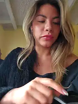 Karen San Miguel online show from 10/25/25, 06:46