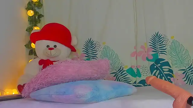 Snapshot of Dear_anne chatting on 01/29/25, 12:35 Dear anne online show from 01/29/25, 12:35