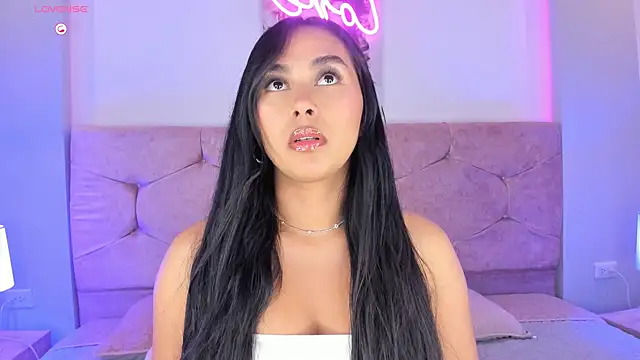 Snapshot of Cameliaa_Smiith chatting on 12/05/24, 02:53 Cameliaa Smiith online show from 12/05/24, 02:53