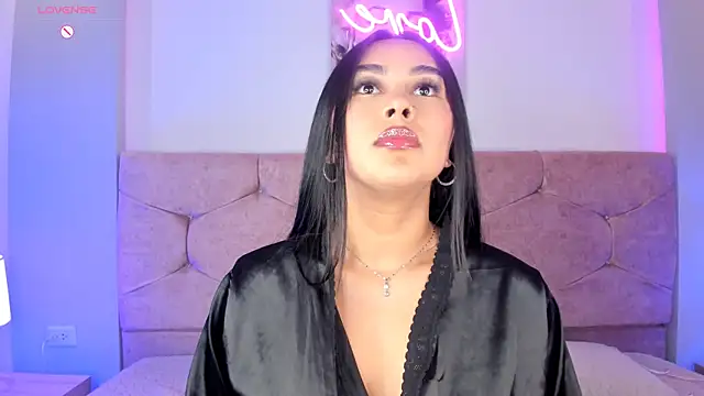 Snapshot of Cameliaa_Smiith chatting on 02/15/25, 04:14 Cameliaa Smiith online show from 02/15/25, 04:14