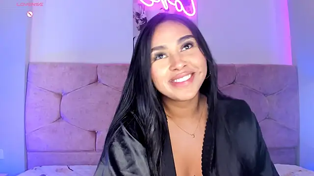 Snapshot of Cameliaa_Smiith chatting on 03/01/25, 10:24 Cameliaa Smiith online show from 03/01/25, 10:24