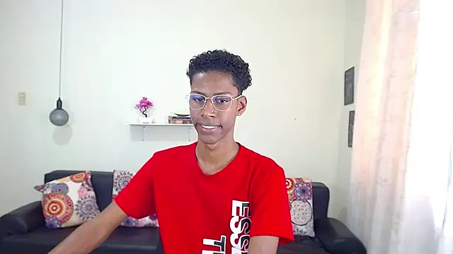 Snapshot of maiki18_ chatting on 01/15/25, 07:55 maiki18 online show from 01/15/25, 07:55
