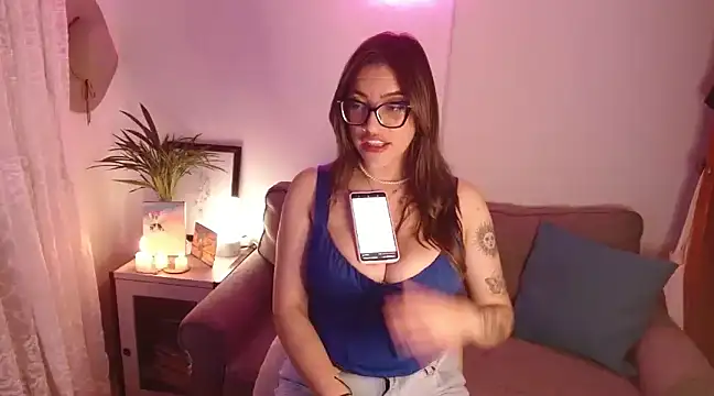 Snapshot of Nicole_white_11 chatting on 03/11/25, 01:48 Nicole white 11 online show from 03/11/25, 01:48
