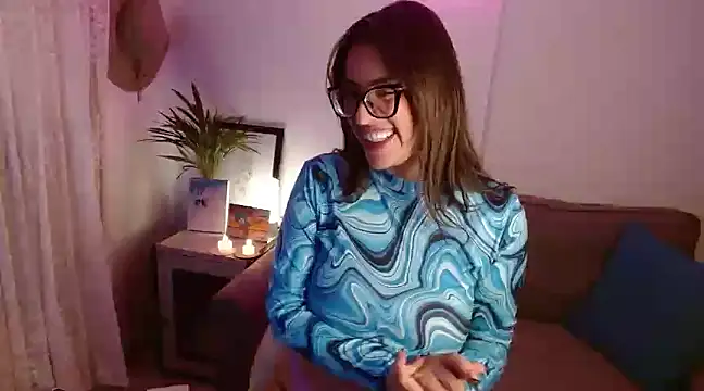 Snapshot of Nicole_white_11 chatting on 03/14/25, 01:37 Nicole white 11 online show from 03/14/25, 01:37