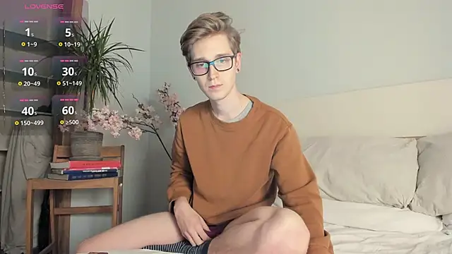 Snapshot of Shirizi chatting on 12/10/24, 06:49 Shirizi online show from 12/10/24, 06:49