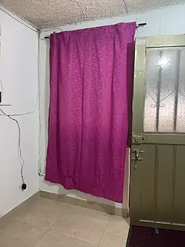 Snapshot of Ari_Baker chatting on 10/25/25, 05:19 Ari Baker online show from 10/25/25, 05:19