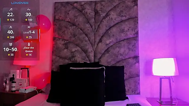 Snapshot of Ari_Baker chatting on 11/06/25, 07:59 Ari Baker online show from 11/06/25, 07:59