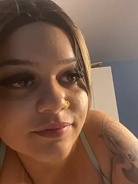 Snapshot of Lolacavalona chatting on 12/15/24, 08:58 Lolacavalona online show from 12/15/24, 08:58