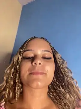 Snapshot of Lolacavalona chatting on 01/23/25, 09:50 Lolacavalona online show from 01/23/25, 09:50