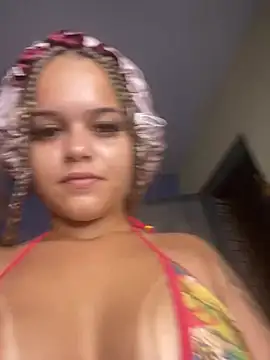 Snapshot of Lolacavalona chatting on 01/27/25, 07:14 Lolacavalona online show from 01/27/25, 07:14