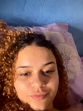 Snapshot of Lolacavalona chatting on 09/25/25, 03:54 Lolacavalona online show from 09/25/25, 03:54