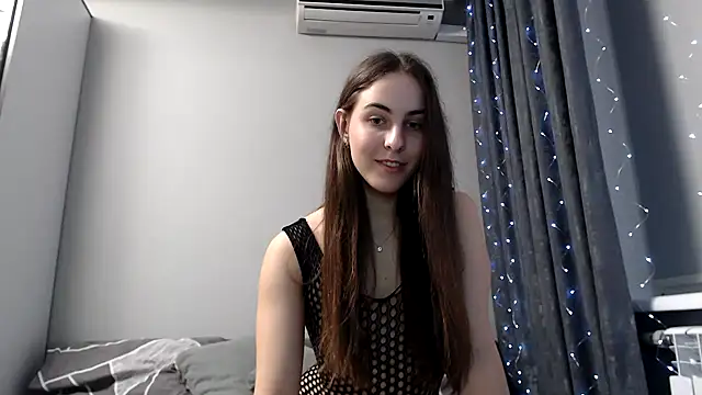 Snapshot of SierraSky_ chatting on 12/27/24, 09:32 SierraSky online show from 12/27/24, 09:32