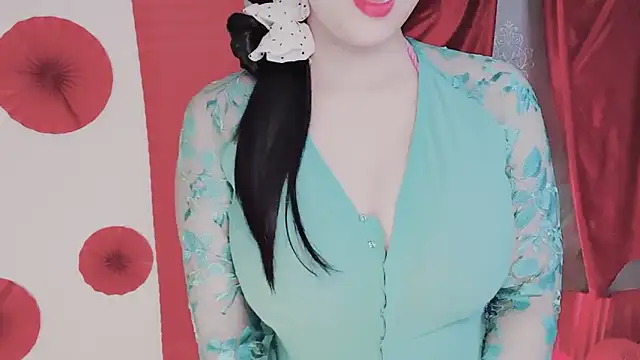 Snapshot of Verity-Y chatting on 09/13/25, 04:01 Verity-Y online show from 09/13/25, 04:01