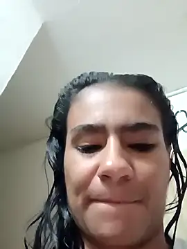 Snapshot of Leslly_ chatting on 01/03/25, 12:30 Leslly online show from 01/03/25, 12:30