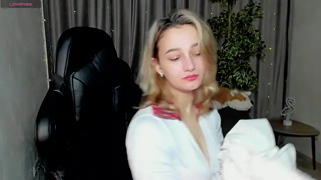 Snapshot of Sinty_Noria chatting on 02/12/25, 01:09 Sinty Noria online show from 02/12/25, 01:09