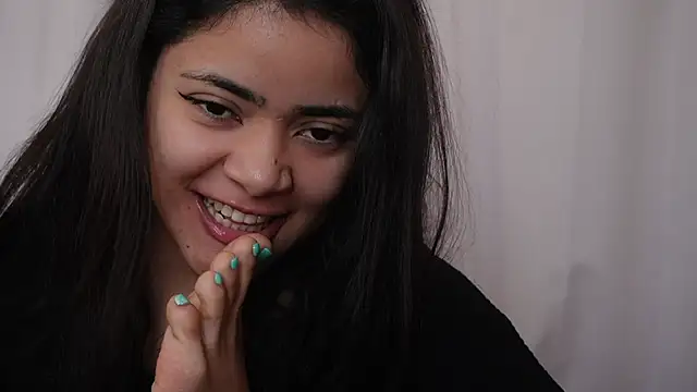 Snapshot of Feetgirl01 chatting on 01/05/25, 11:48 Feetgirl01 online show from 01/05/25, 11:48