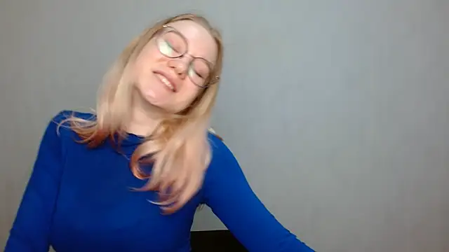 Snapshot of cindi_hot chatting on 01/18/25, 12:36 cindi hot online show from 01/18/25, 12:36