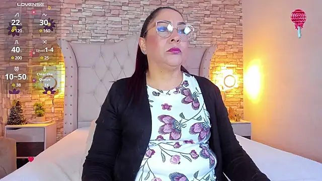 Snapshot of Gina_Myers chatting on 02/05/25, 12:17 Gina Myers online show from 02/05/25, 12:17