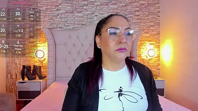 Snapshot of Gina_Myers chatting on 02/17/25, 12:27 Gina Myers online show from 02/17/25, 12:27