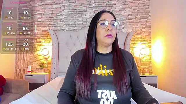 Snapshot of Gina_Myers chatting on 03/11/25, 12:17 Gina Myers online show from 03/11/25, 12:17