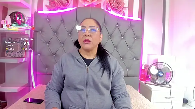 Gina Myers online show from 11/08/25, 12:16