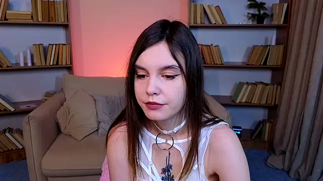 SusieMorris online show from 01/25/25, 01:54