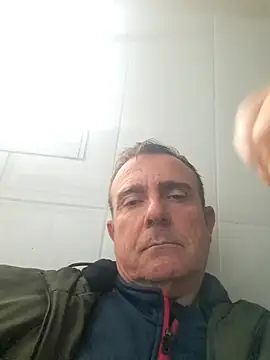 Snapshot of ttormen69 chatting on 11/24/25, 10:15 ttormen69 online show from 11/24/25, 10:15