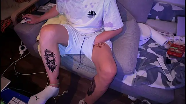 Snapshot of swissMen_DE chatting on 12/05/24, 04:53 swissMen DE online show from 12/05/24, 04:53