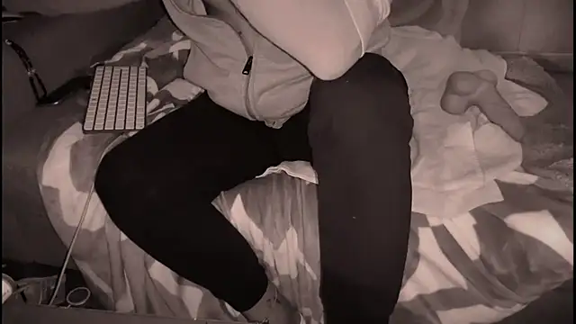 Snapshot of swissMen_DE chatting on 01/02/25, 10:16 swissMen DE online show from 01/02/25, 10:16