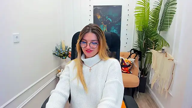 SelenaeMoore online show from 11/02/25, 07:49