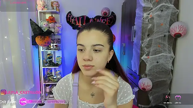 Layla castilloo online show from 10/22/25, 01:33