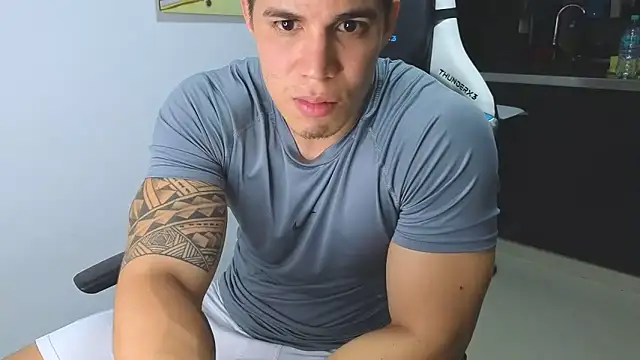 Snapshot of Ethanstill1 chatting on 02/04/25, 03:00 Ethanstill1 online show from 02/04/25, 03:00