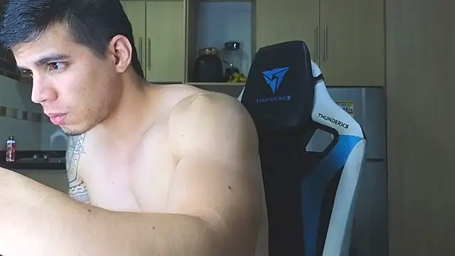 Snapshot of Ethanstill1 chatting on 09/16/25, 02:12 Ethanstill1 online show from 09/16/25, 02:12