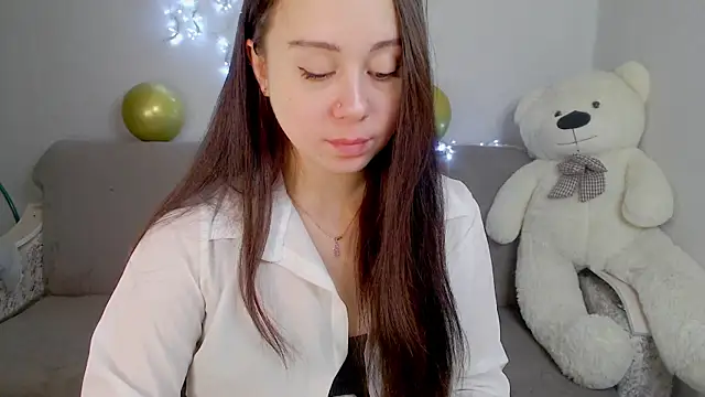 Snapshot of AlinaWett chatting on 09/15/25, 02:00 AlinaWett online show from 09/15/25, 02:00