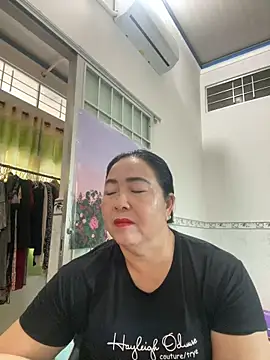 Snapshot of NDith chatting on 02/24/25, 10:37 NDith online show from 02/24/25, 10:37