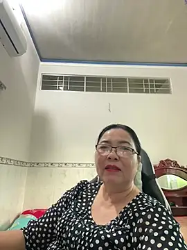 Snapshot of NDith chatting on 03/06/25, 11:31 NDith online show from 03/06/25, 11:31