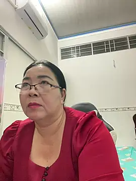 Snapshot of NDith chatting on 03/22/25, 12:25 NDith online show from 03/22/25, 12:25