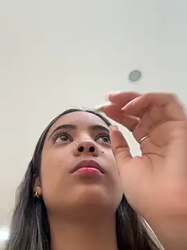 NAUGHTY LITTLE 18 online show from 03/05/25, 09:15