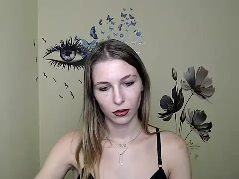 Snapshot of StrangerGi chatting on 12/10/24, 04:06 StrangerGi online show from 12/10/24, 04:06