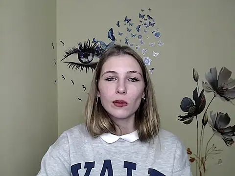 Snapshot of StrangerGi chatting on 12/14/24, 04:23 StrangerGi online show from 12/14/24, 04:23