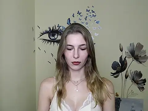 Snapshot of StrangerGi chatting on 12/19/24, 04:13 StrangerGi online show from 12/19/24, 04:13