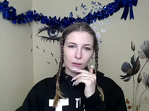 Snapshot of StrangerGi chatting on 01/16/25, 01:04 StrangerGi online show from 01/16/25, 01:04