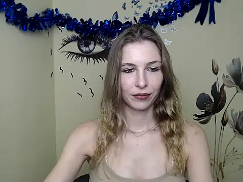 Snapshot of StrangerGi chatting on 01/19/25, 04:04 StrangerGi online show from 01/19/25, 04:04