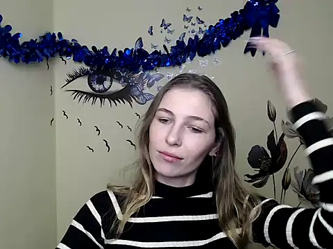 Snapshot of StrangerGi chatting on 01/22/25, 01:00 StrangerGi online show from 01/22/25, 01:00