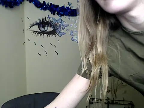 Snapshot of StrangerGi chatting on 02/25/25, 04:00 StrangerGi online show from 02/25/25, 04:00